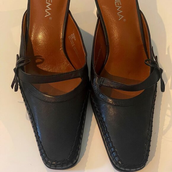Brand New Black Leather Block Heel from Ipanema in size 6.5 - Picture 1 of 3